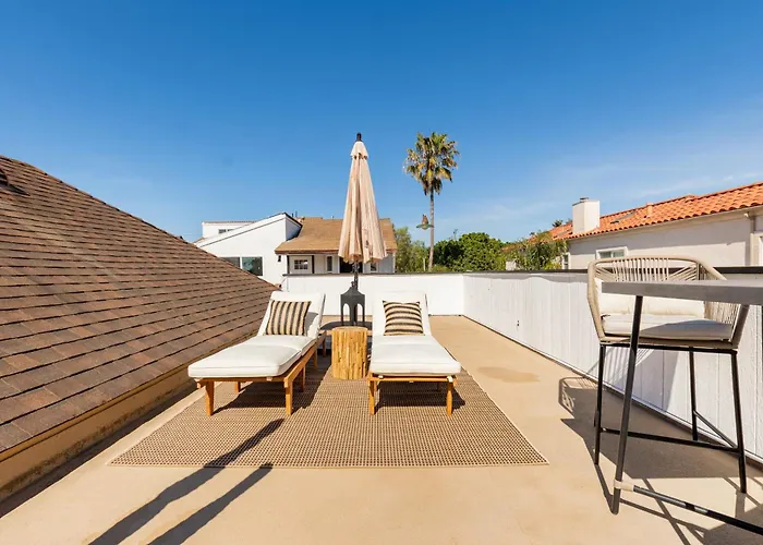 Walk To Beach! Patio, Rooftop, Yard, Bbq! Downtown Huntington